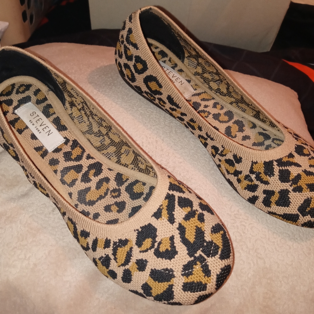 Leopard print women's shoes